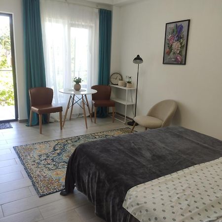 Family Нotel Banuri Kutaissi Exterior foto
